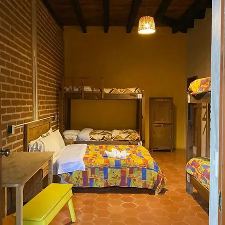 Rossco Hostel San Cristobal de las Casas Exterior photo