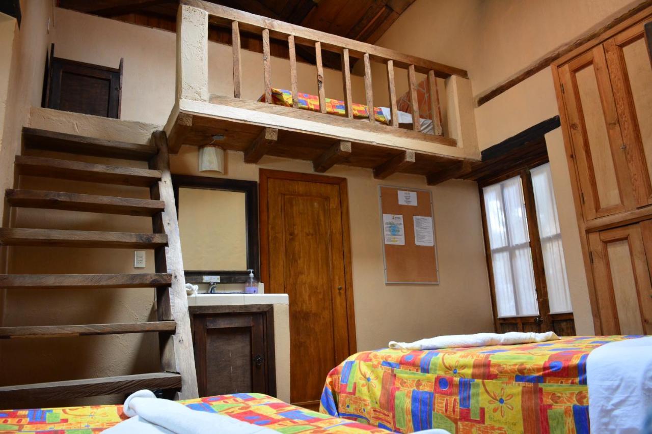 Rossco Hostel *