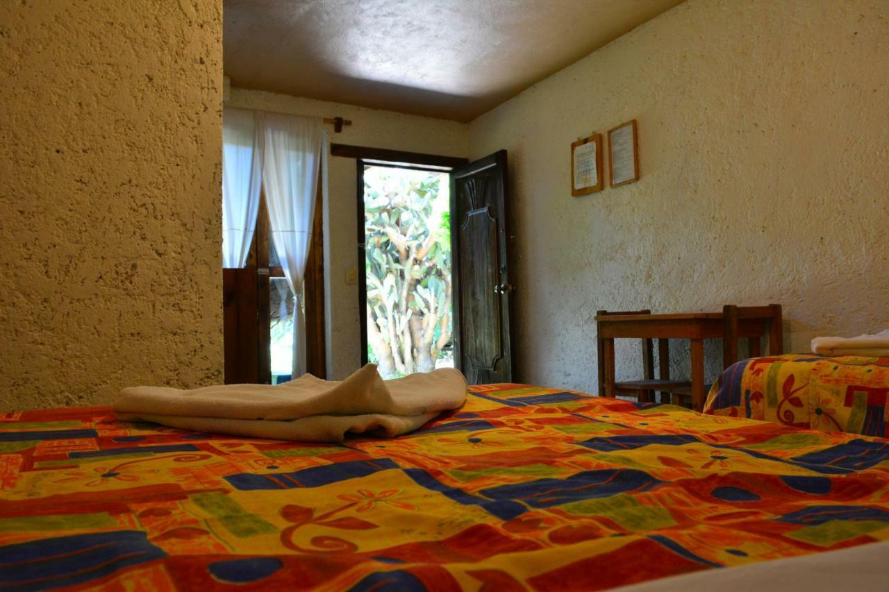Rossco Hostel *
